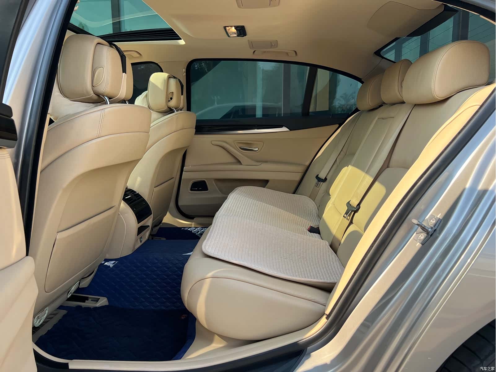 BMW 5 Series, 2011 10