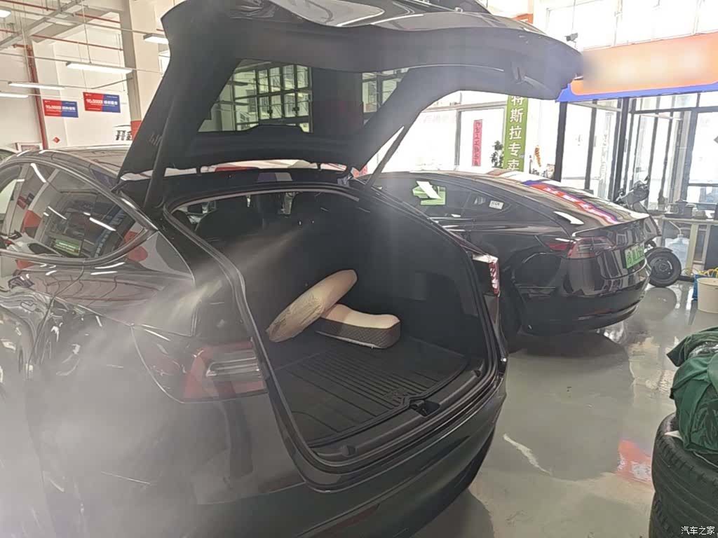 Tesla Model Y, 2024 19