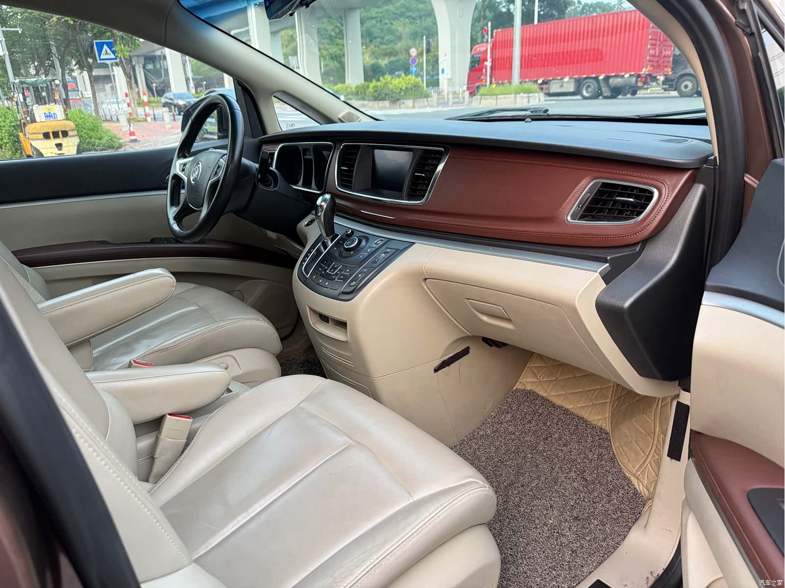 Buick GL8, 2019 8