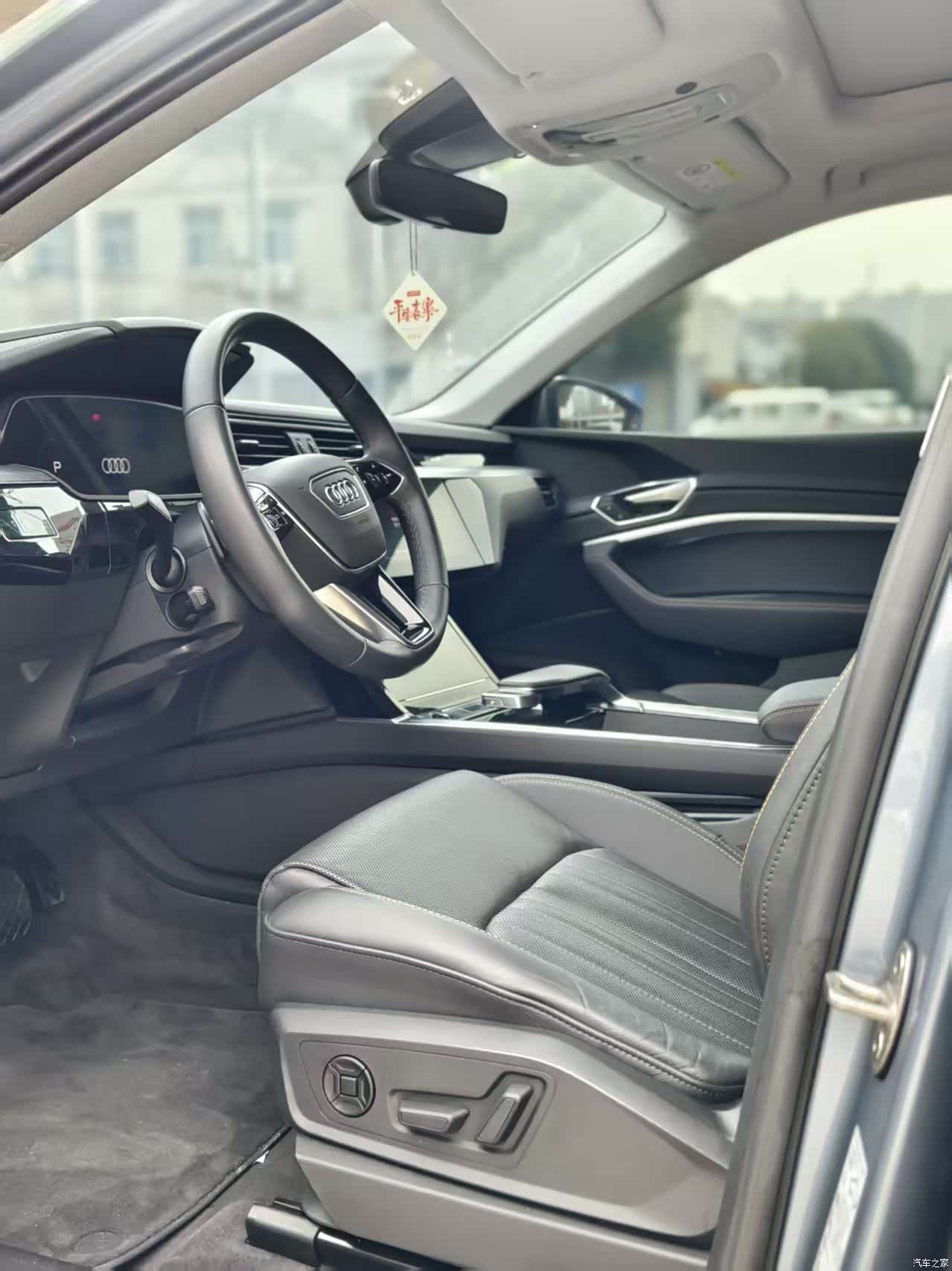 Audi e-tron, 2025 4