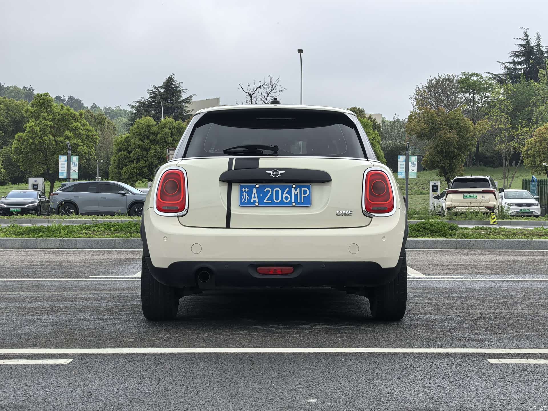 Mini ONE, 2019 6