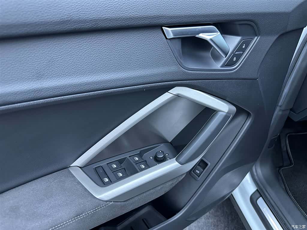 Audi Q3, 2022 все фото