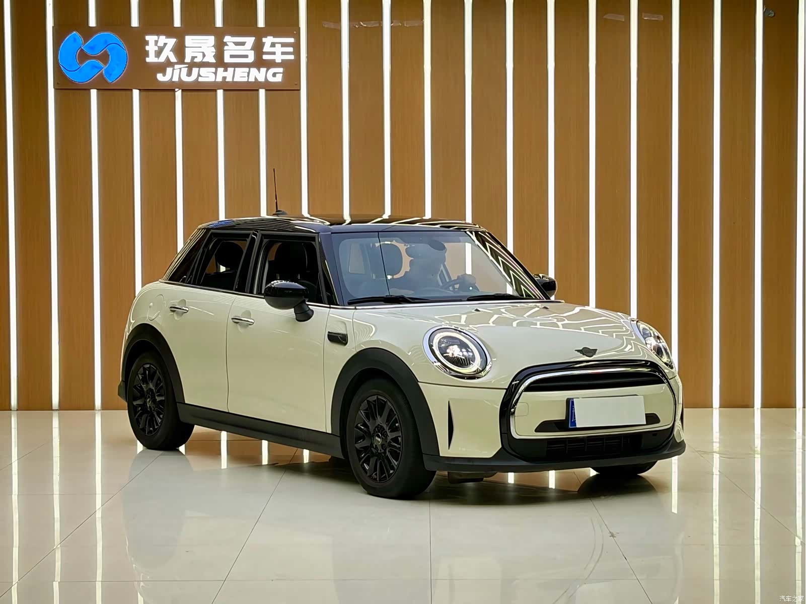Mini ONE, 2021 3