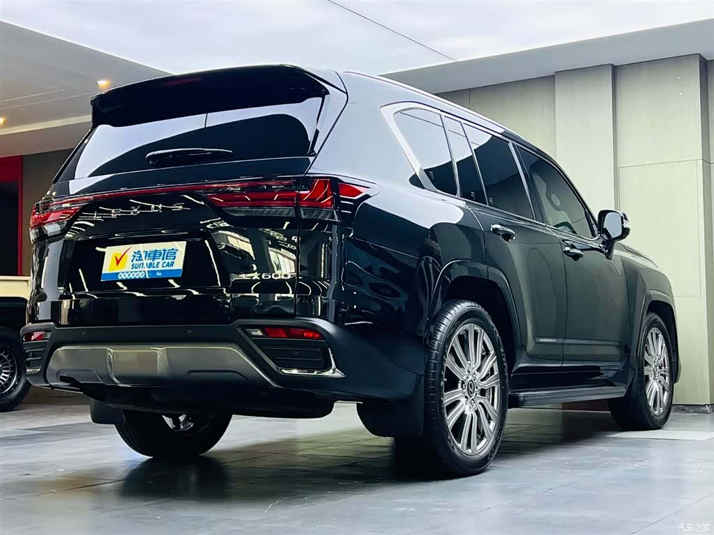 Lexus LX, 2024 4