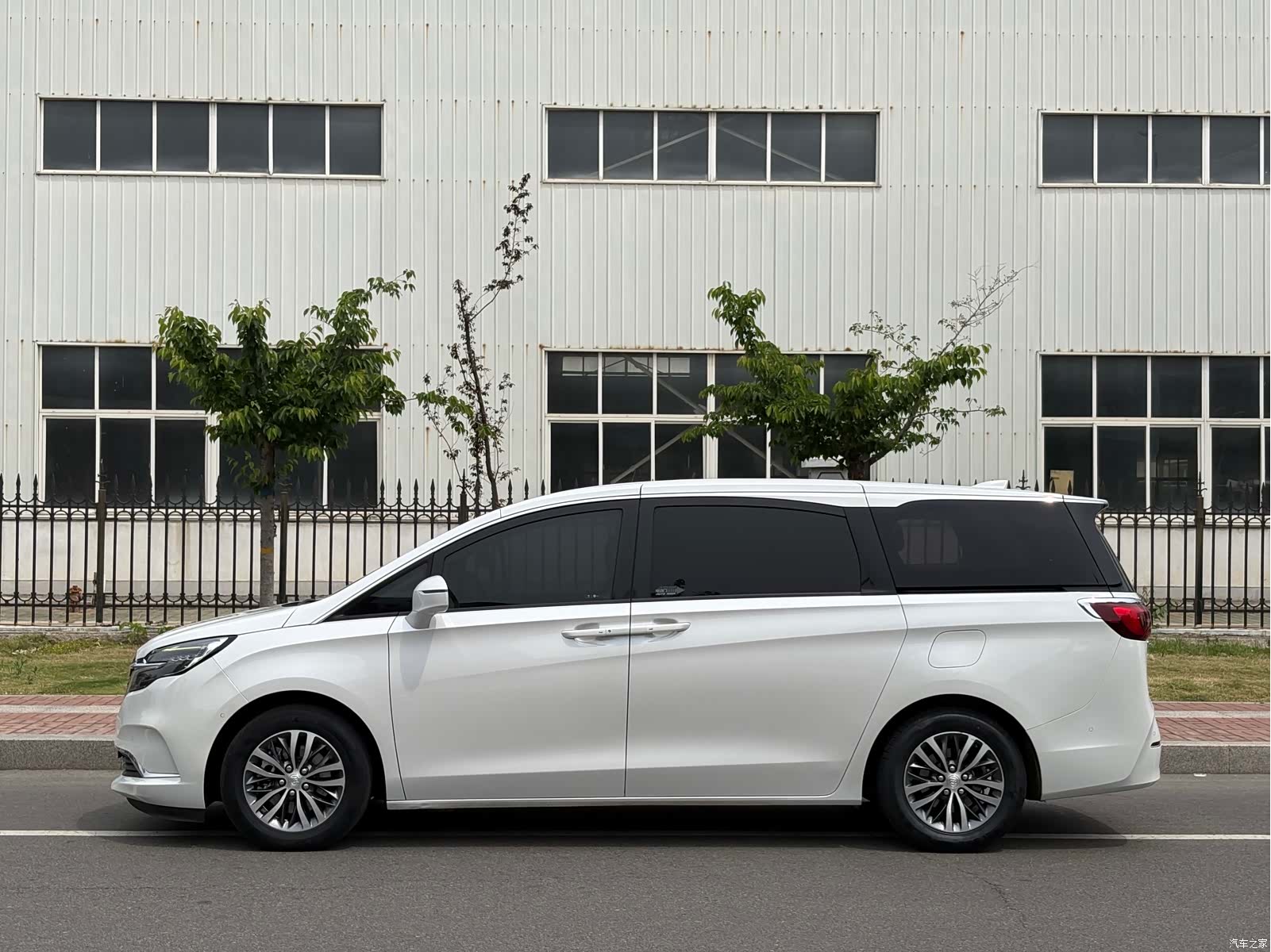 Buick GL8, 2020 все фото