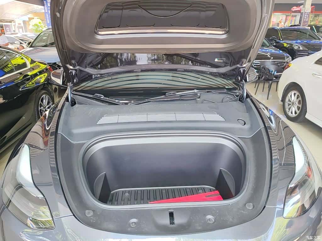 Tesla Model Y, 2024 20