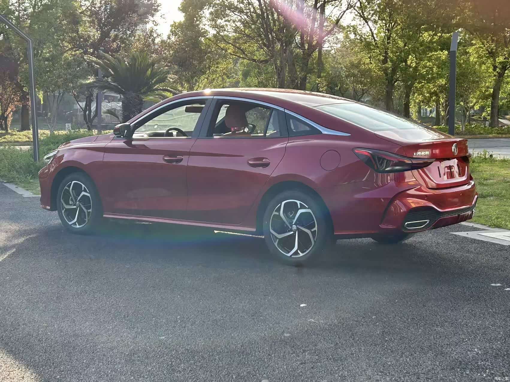 MG MG5, 2025 16