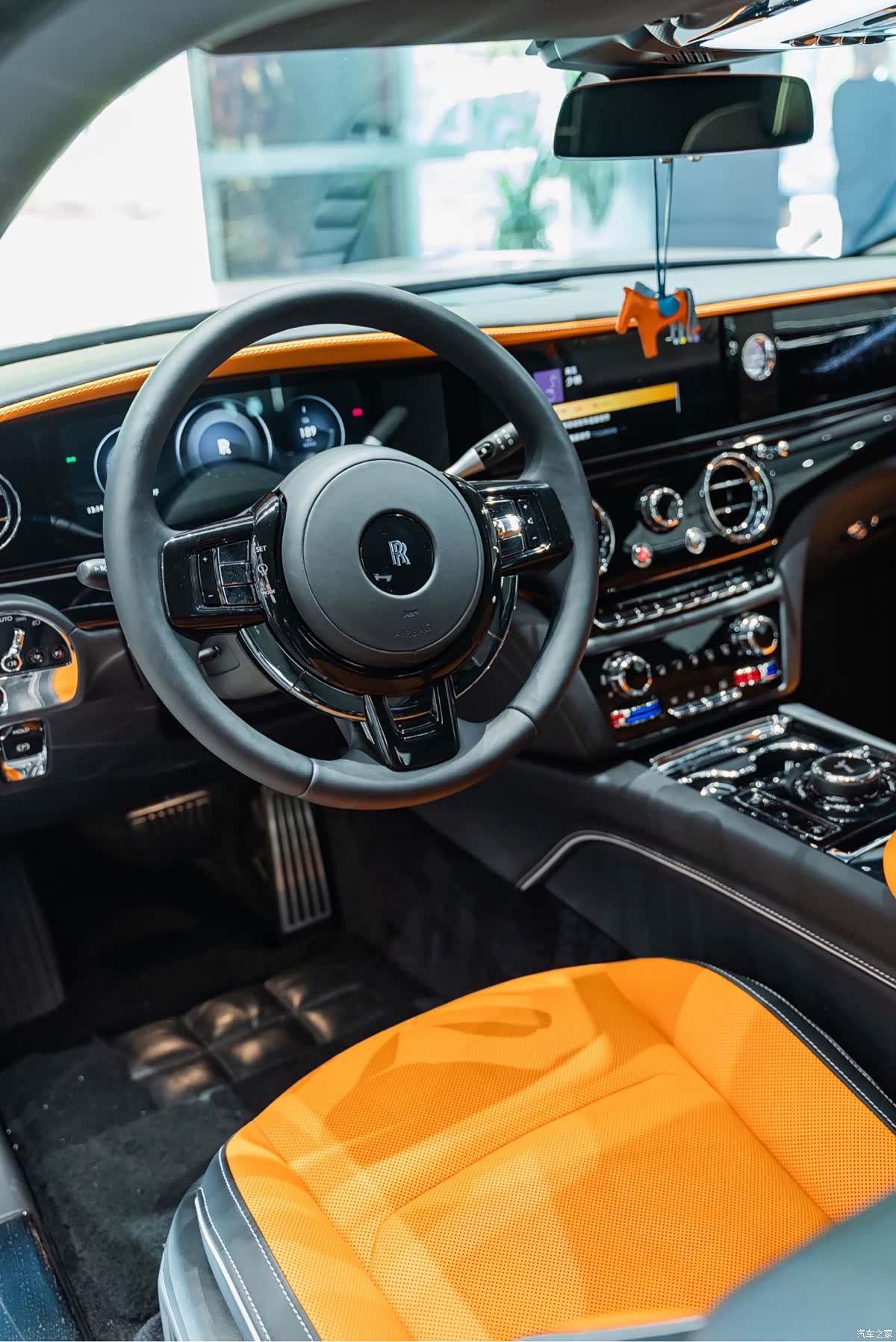 Rolls-Royce Spectre, 2024 14