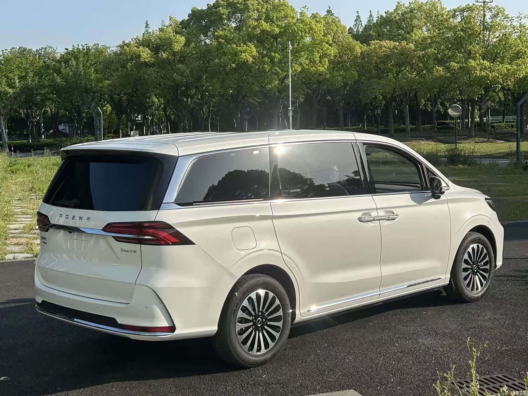 Roewe iMAX8, 2025 16