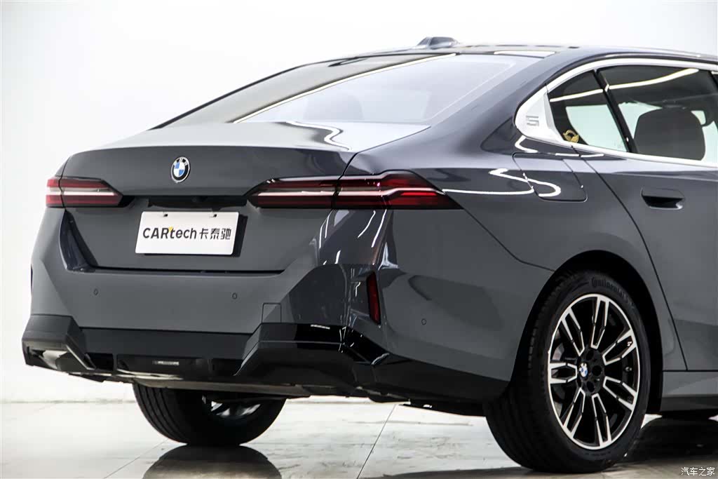 BMW 5 Series, 2025 9