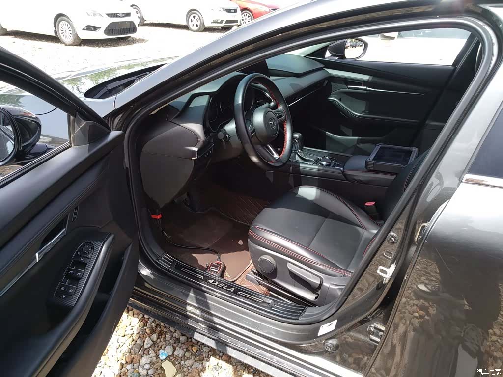 Mazda Mazda3, 2022 11