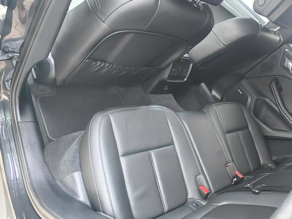 Porsche Macan, 2023 8