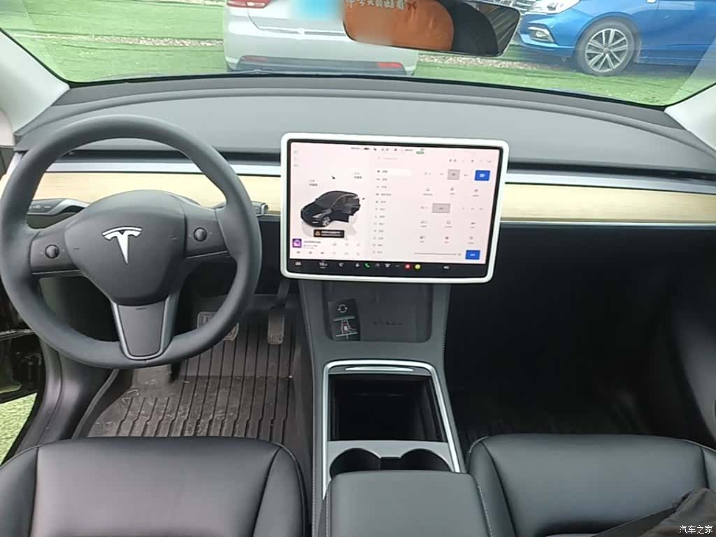 Tesla Model Y, 2023 10