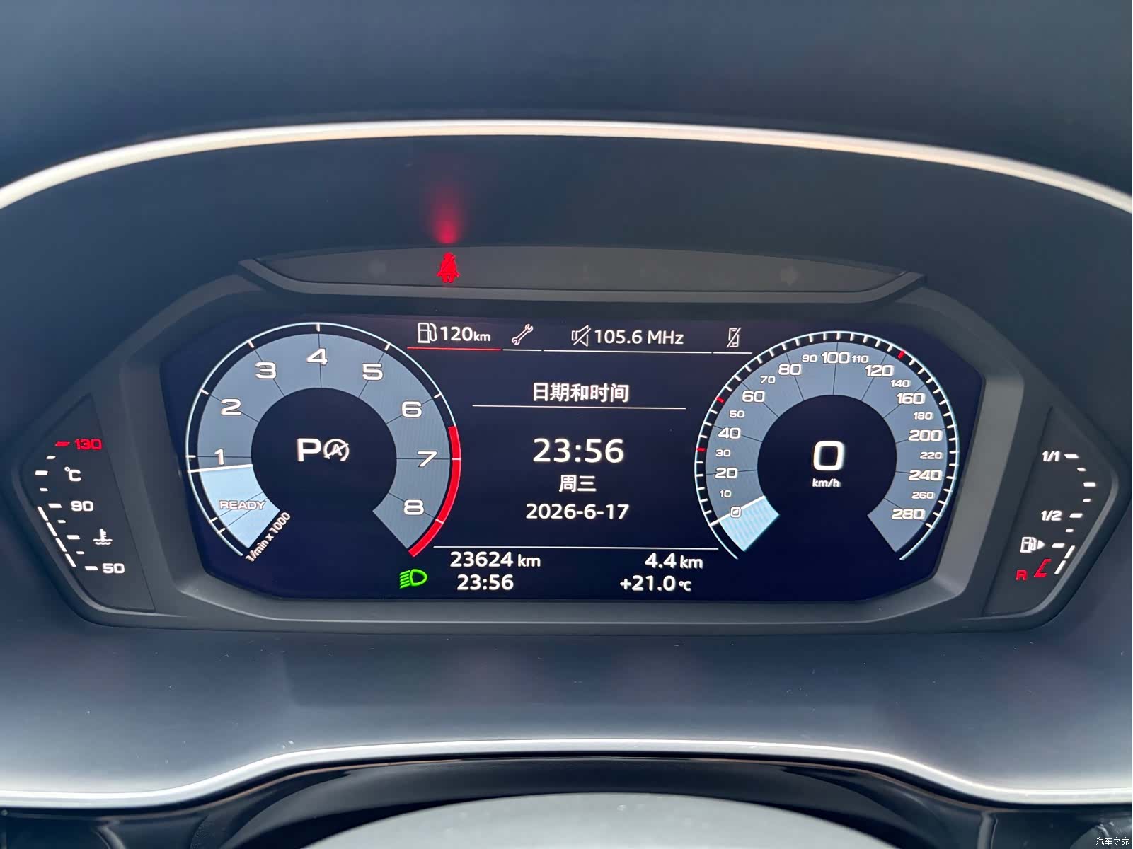 Audi Q3, 2022 11