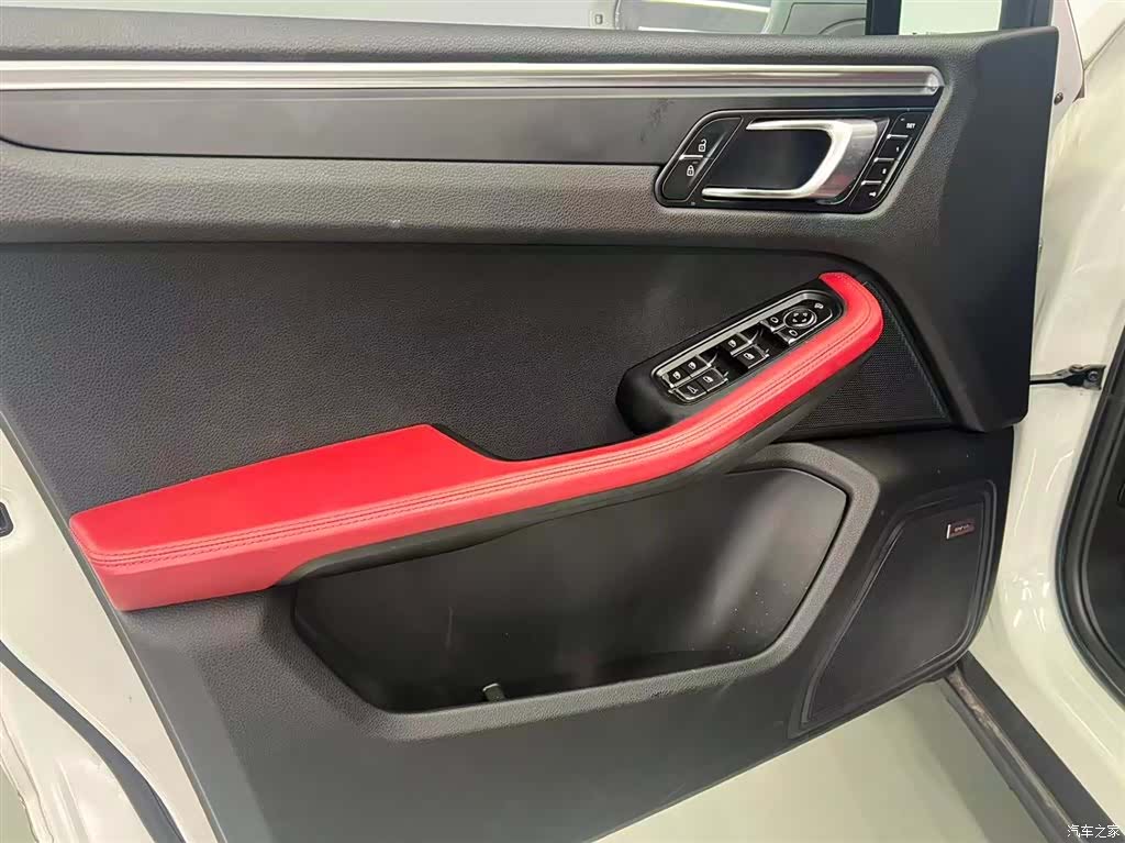 Porsche Macan, 2023 12