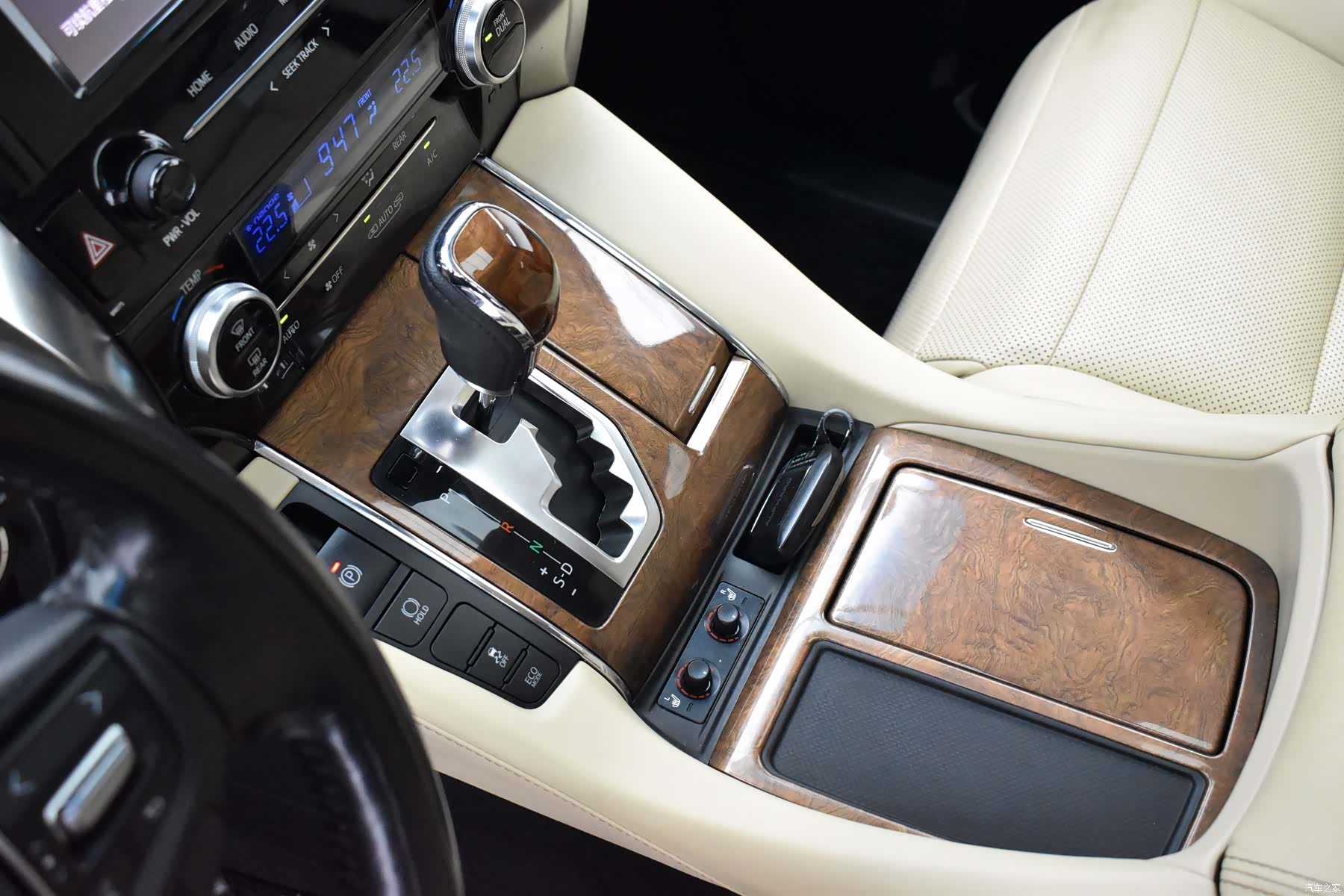 Toyota Alphard, 2017 11