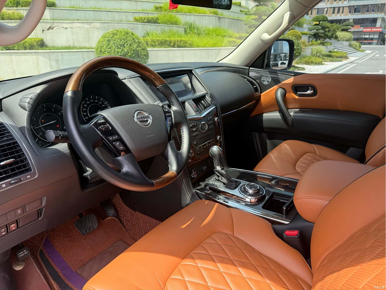 Nissan Patrol, 2020 12