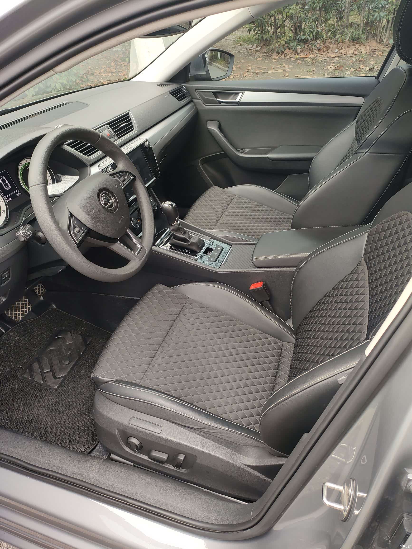 Skoda Superb, 2019 9