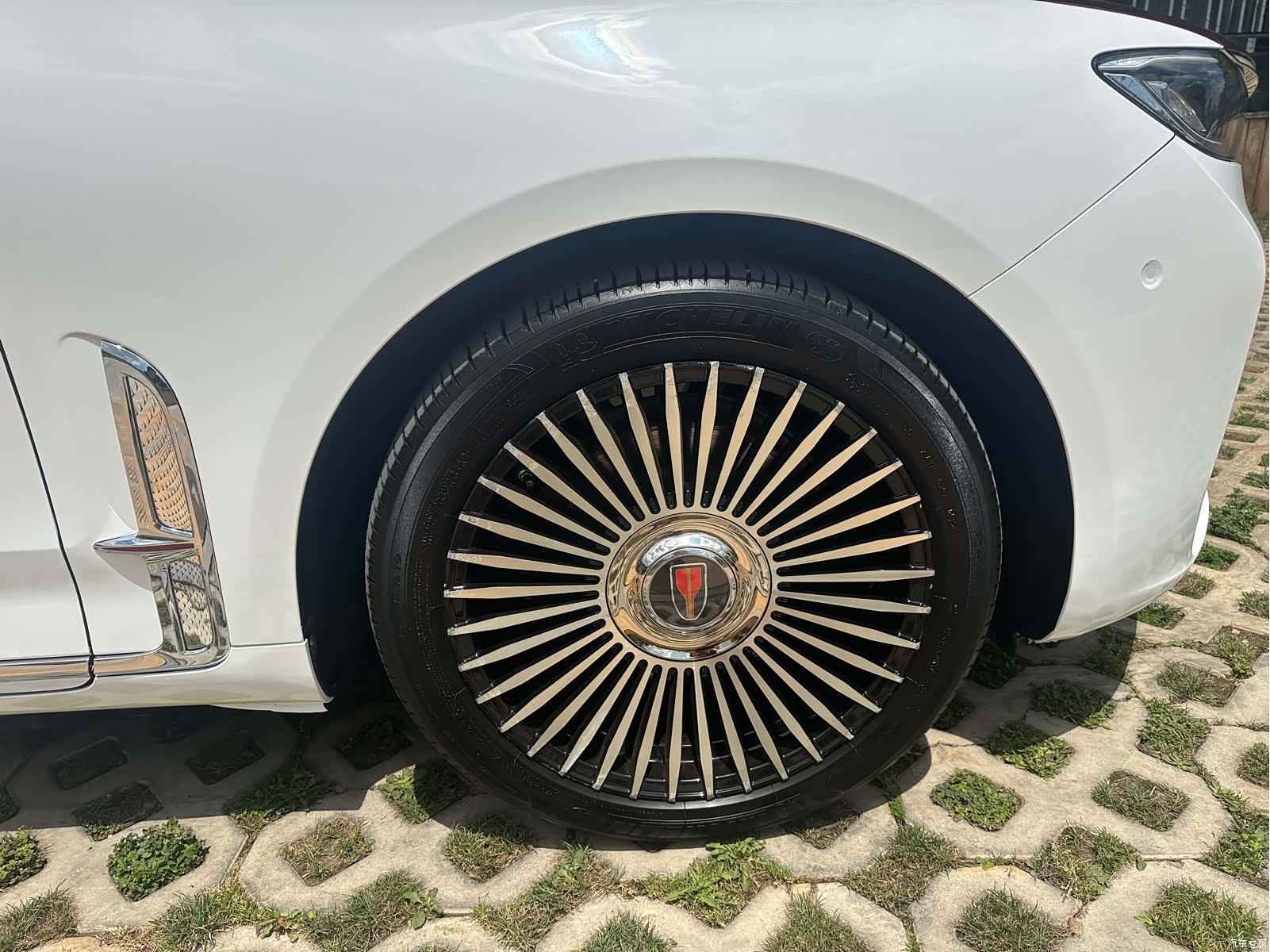 Hongqi H9, 2022 6