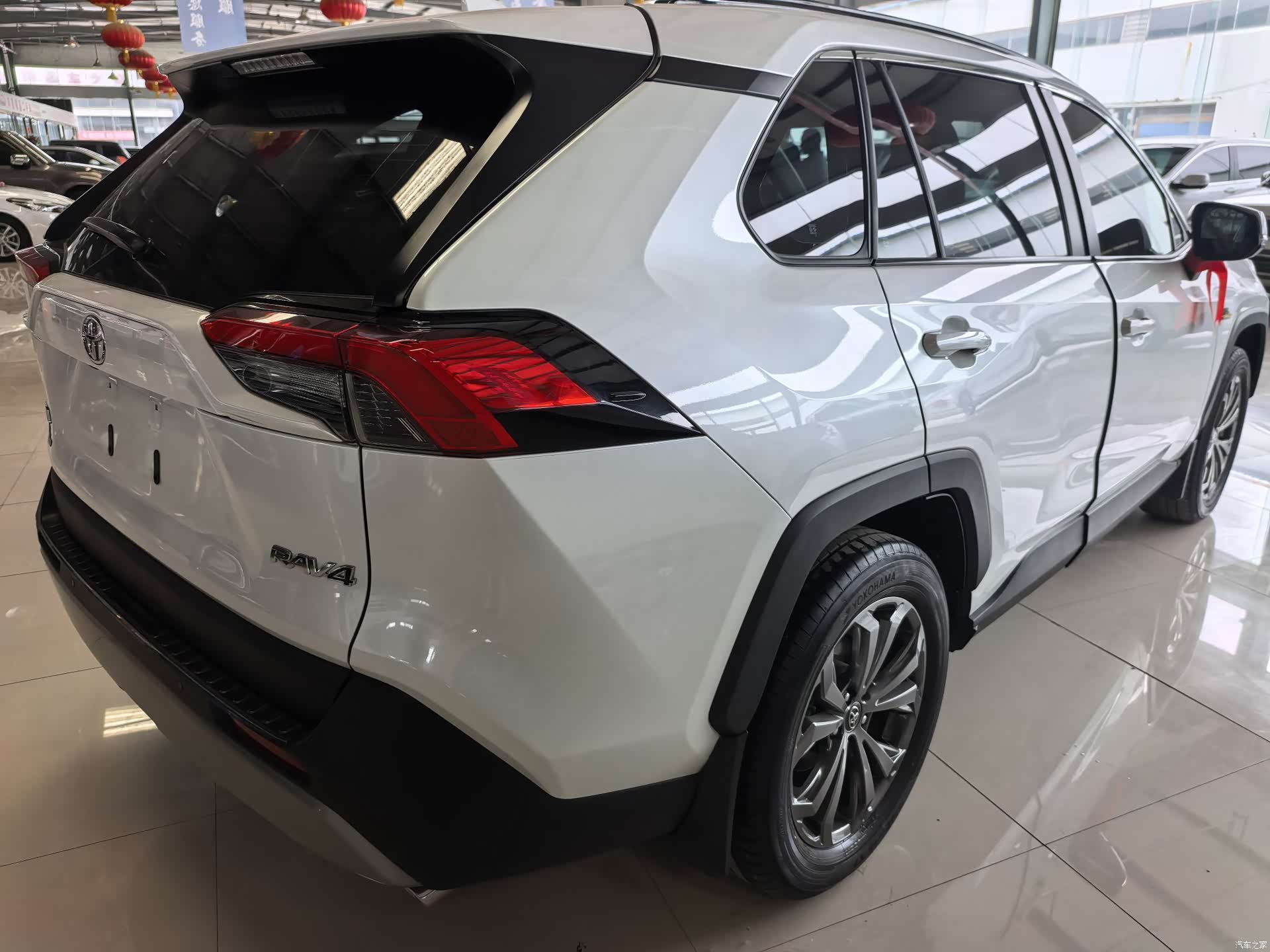 Toyota RAV4, 2023 4
