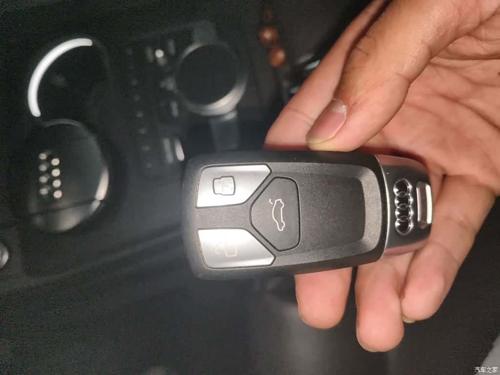 Audi A4L, 2019 12