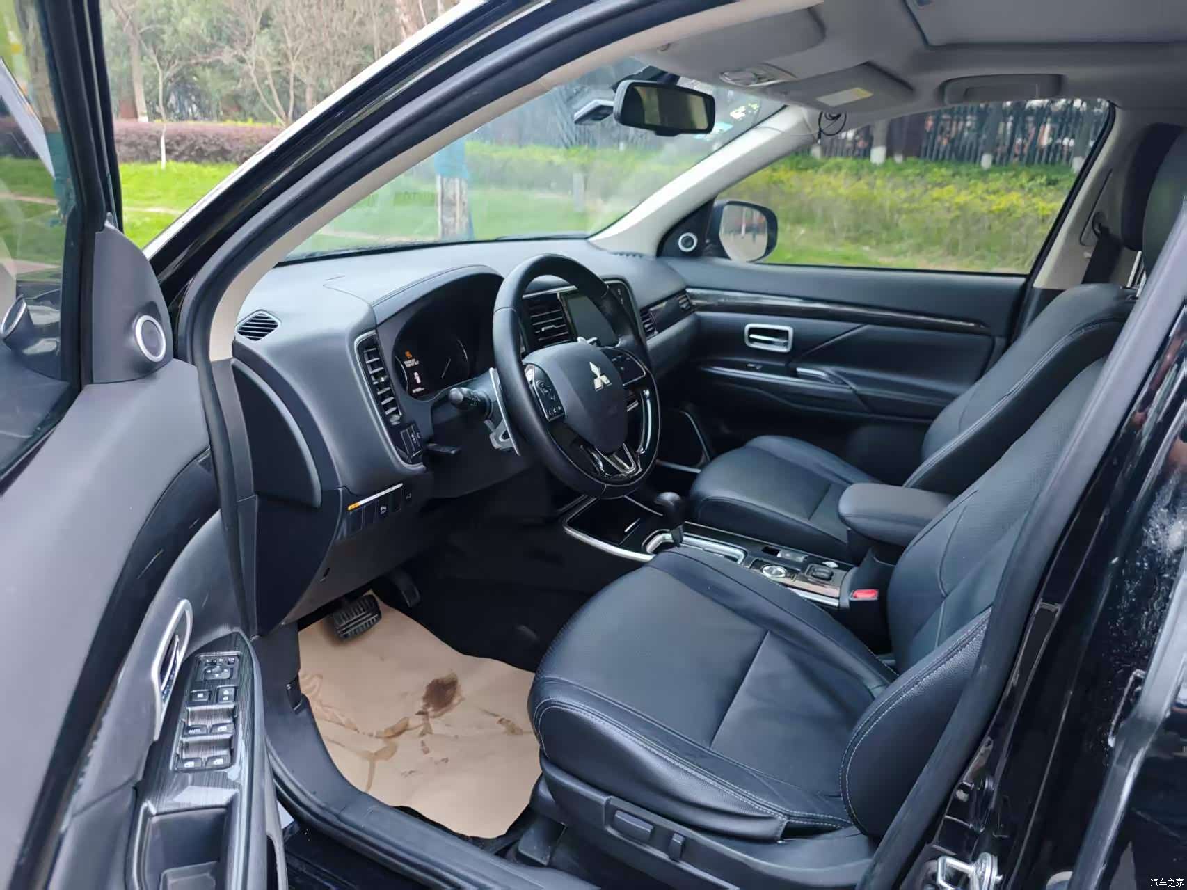 Mitsubishi Outlander, 2018 11