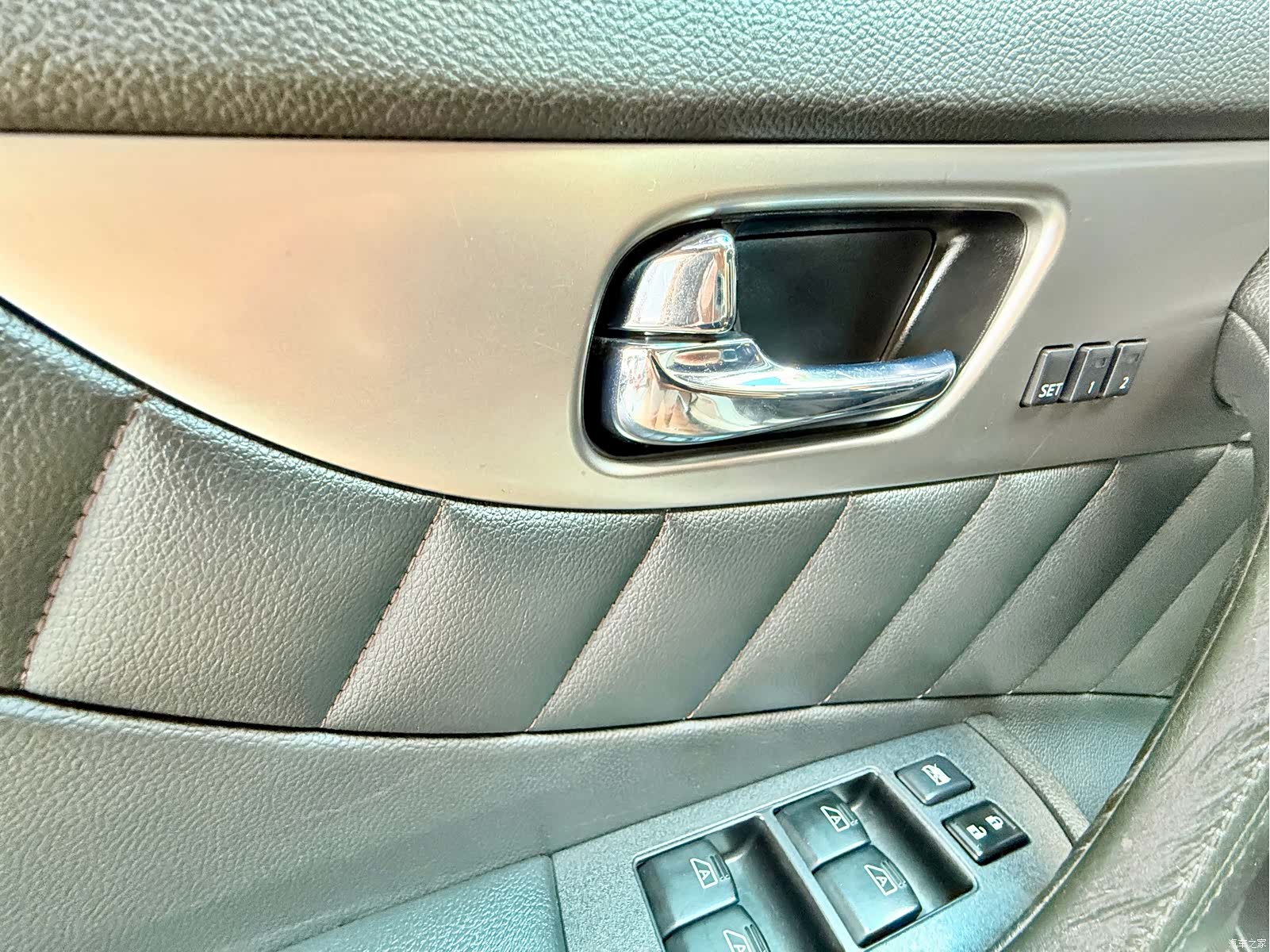Infiniti FX37, 2013 8