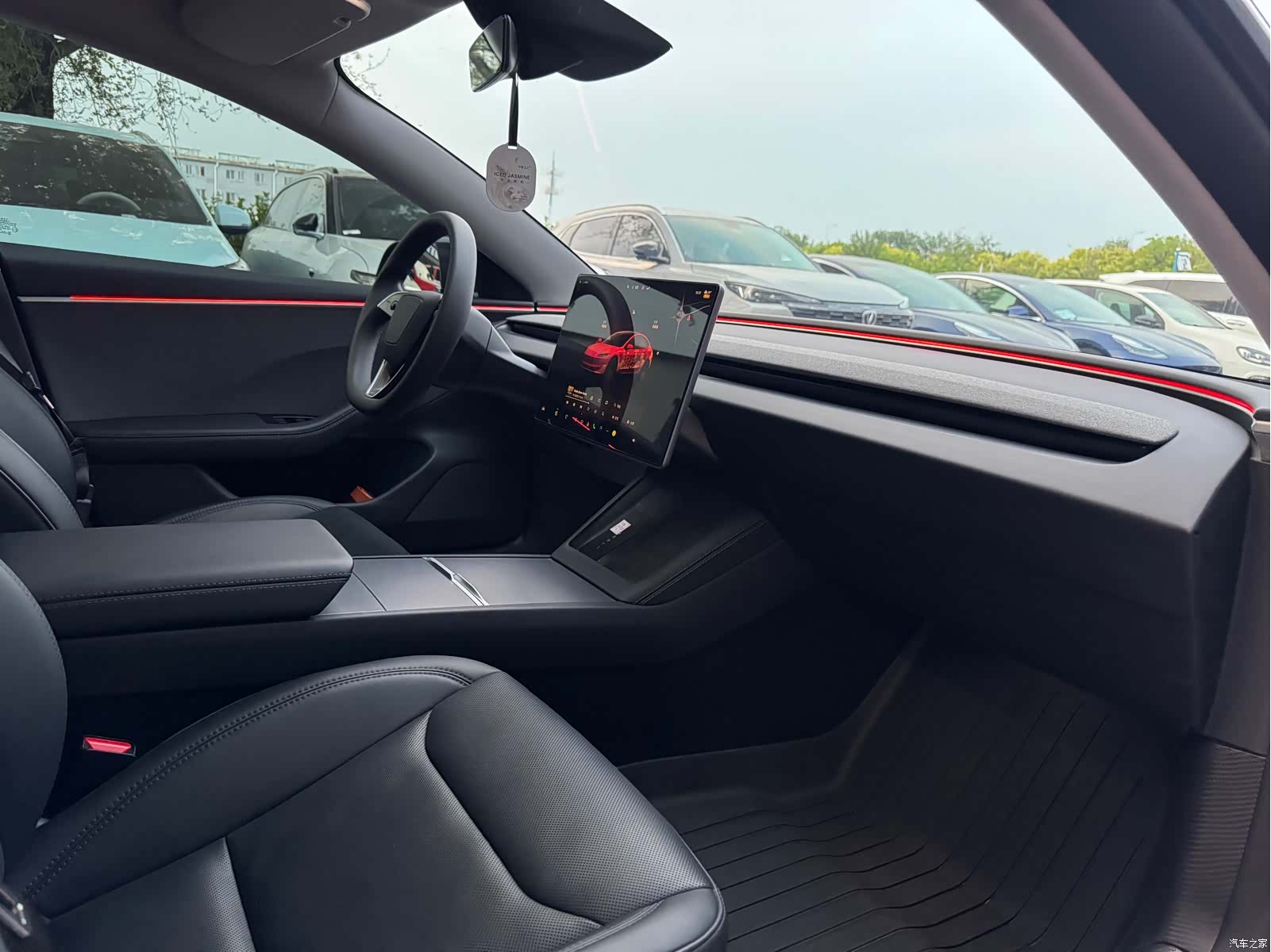 Tesla Model 3, 2024 17