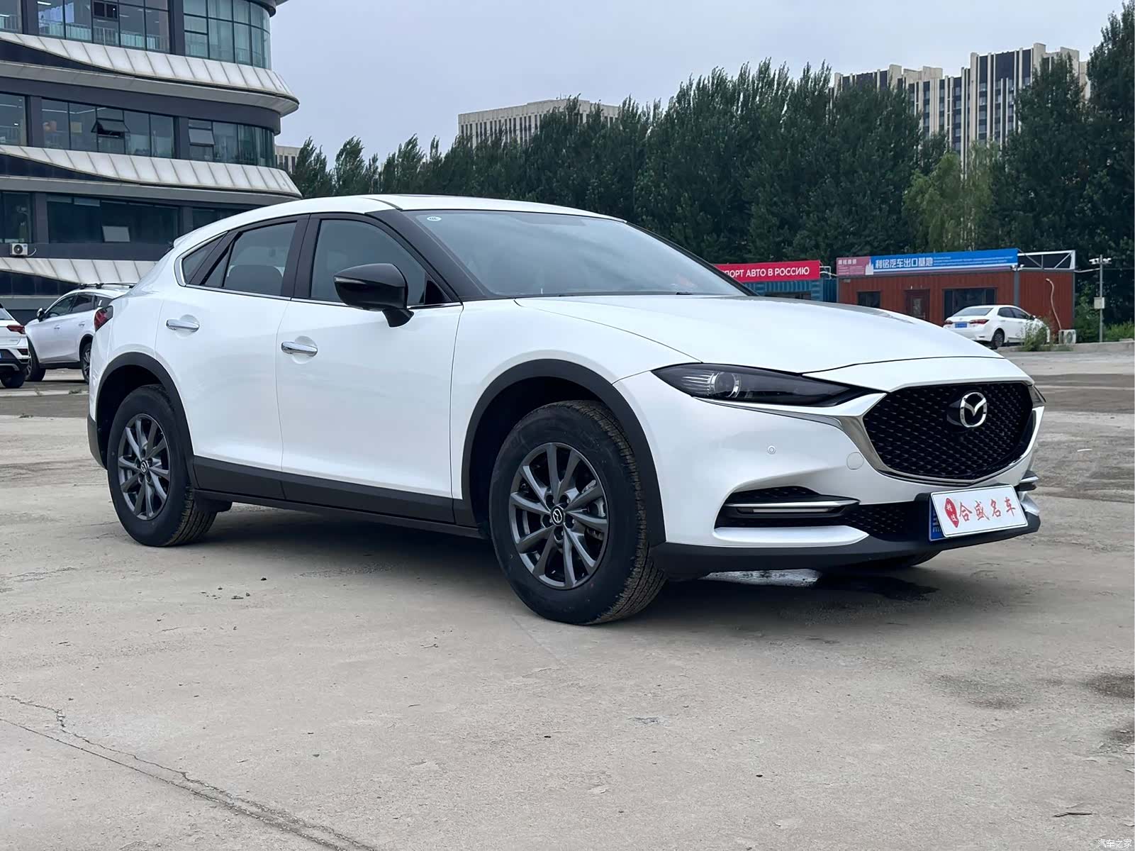 Mazda CX-4, 2023 3
