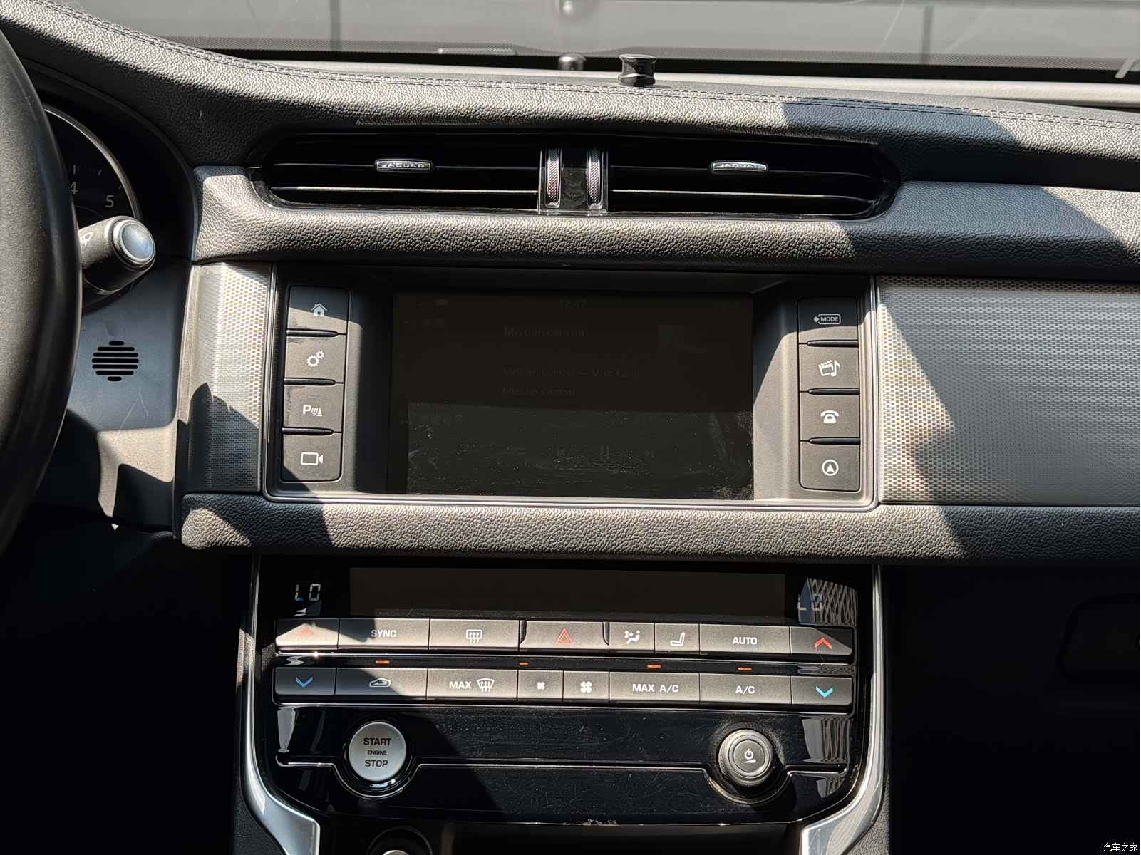 Land Rover XFL, 2017 25