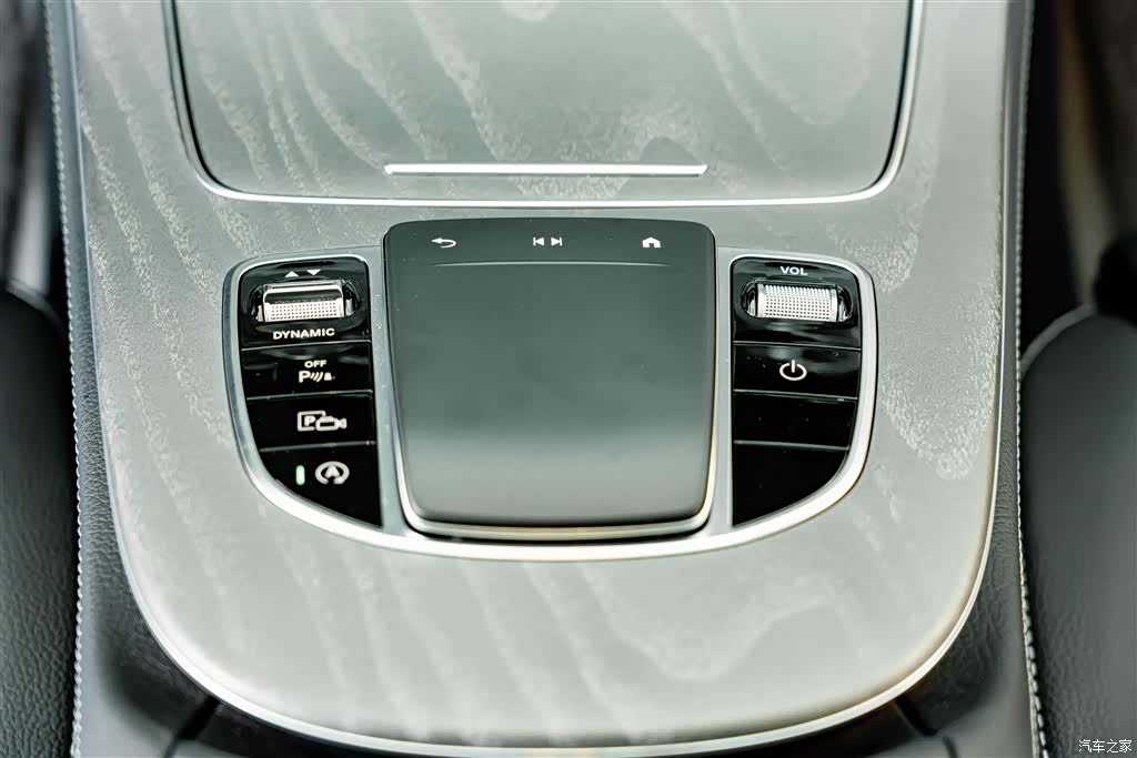 Mercedes-Benz E-Class, 2024 14