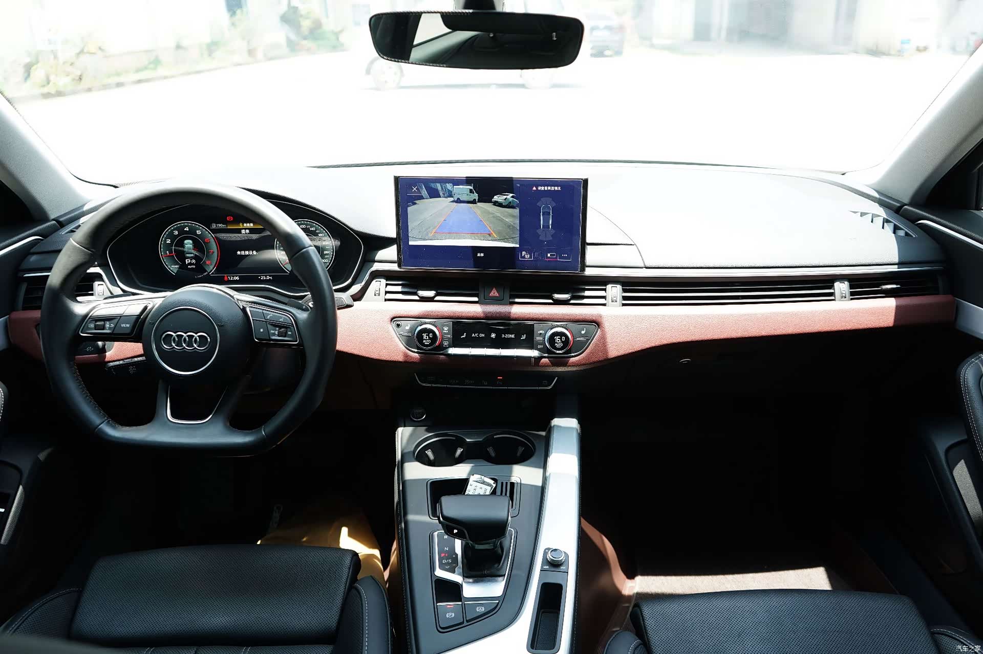 Audi A4L, 2022 все фото
