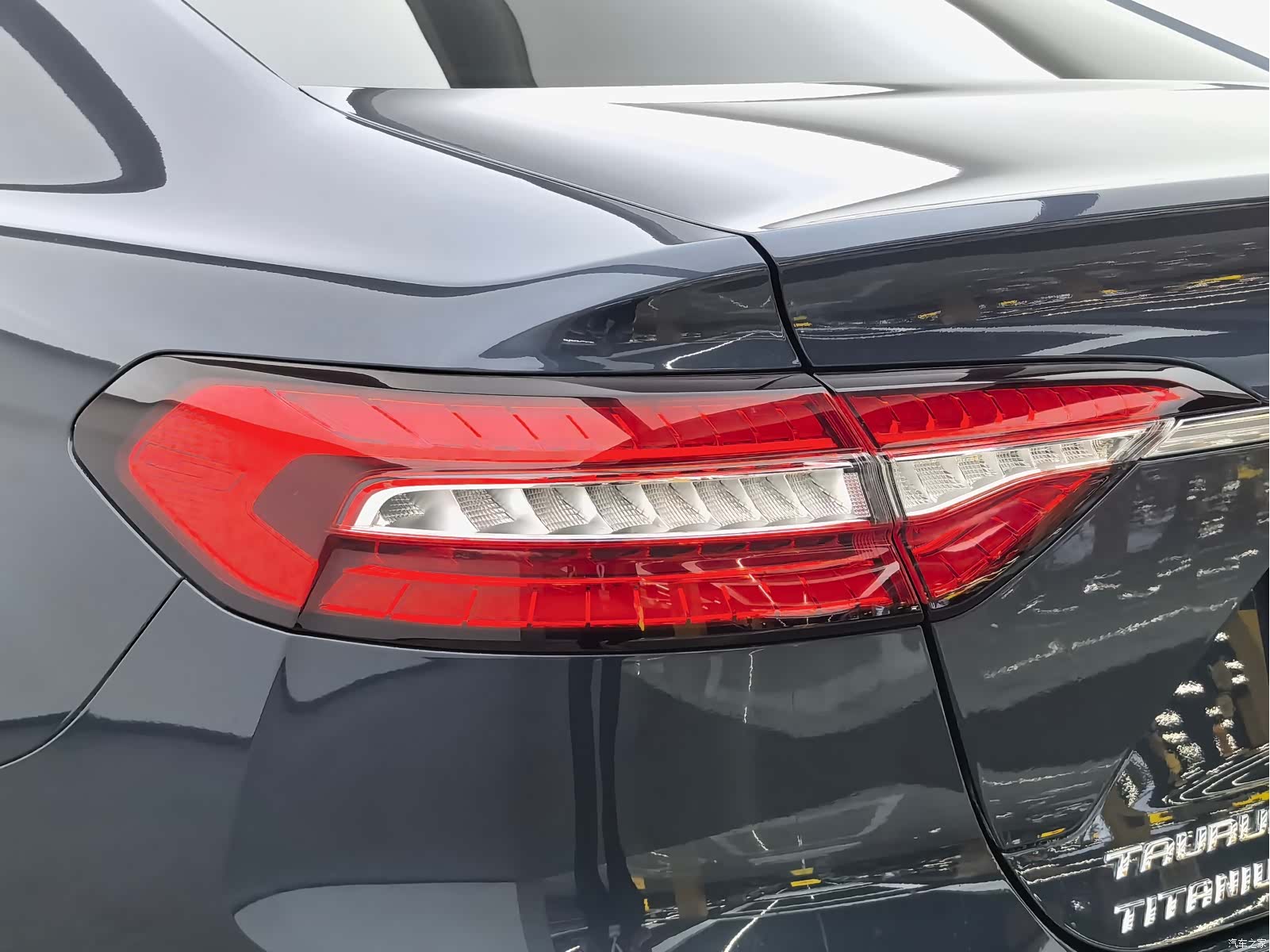Ford Taurus, 2021 11
