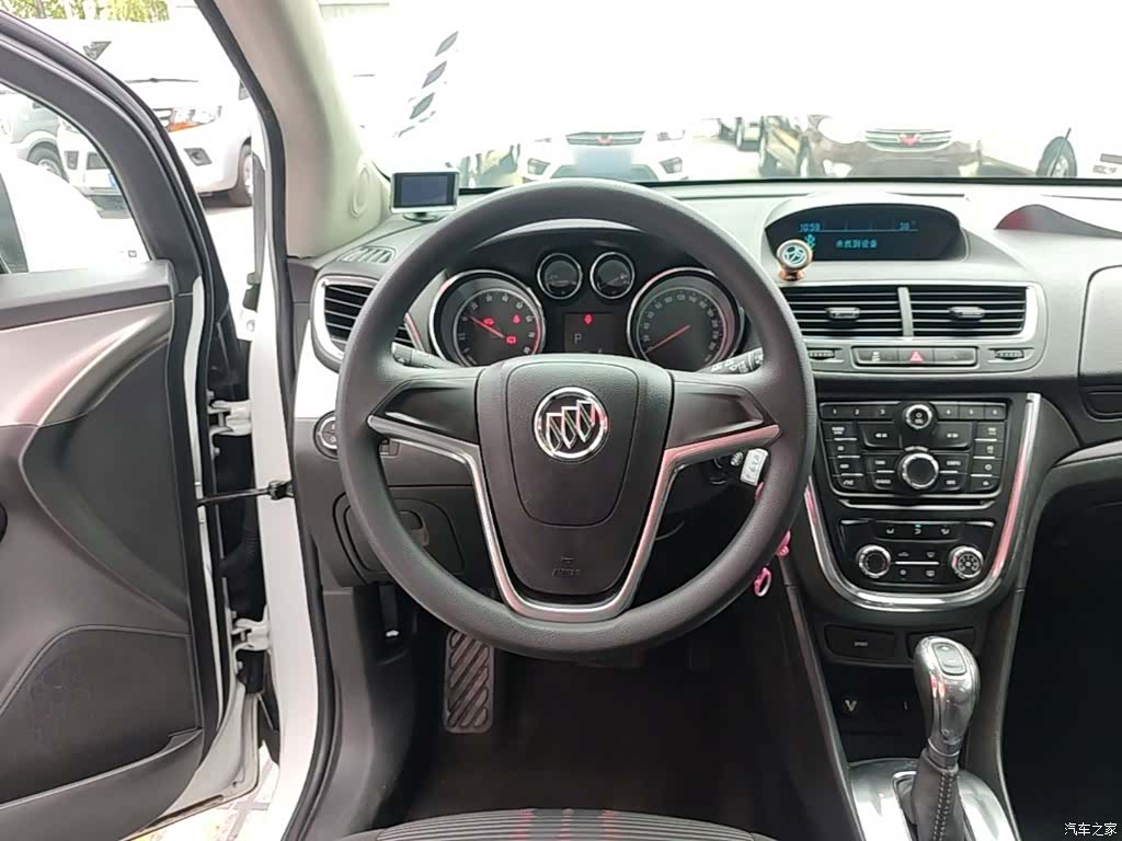 Buick Encore, 2016 11