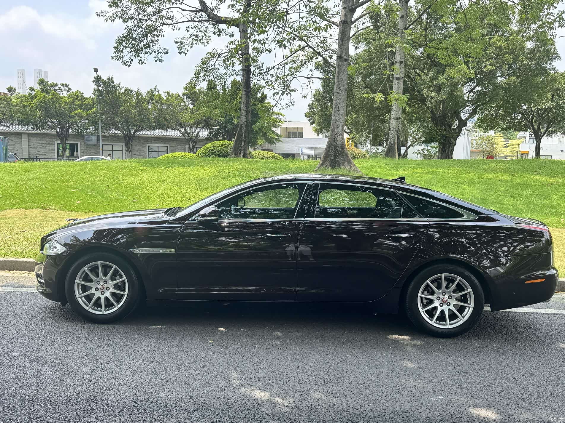 Jaguar XJ, 2014 4