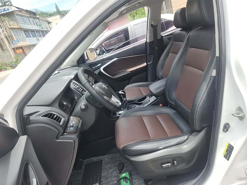 BAIC S6, 2016 15