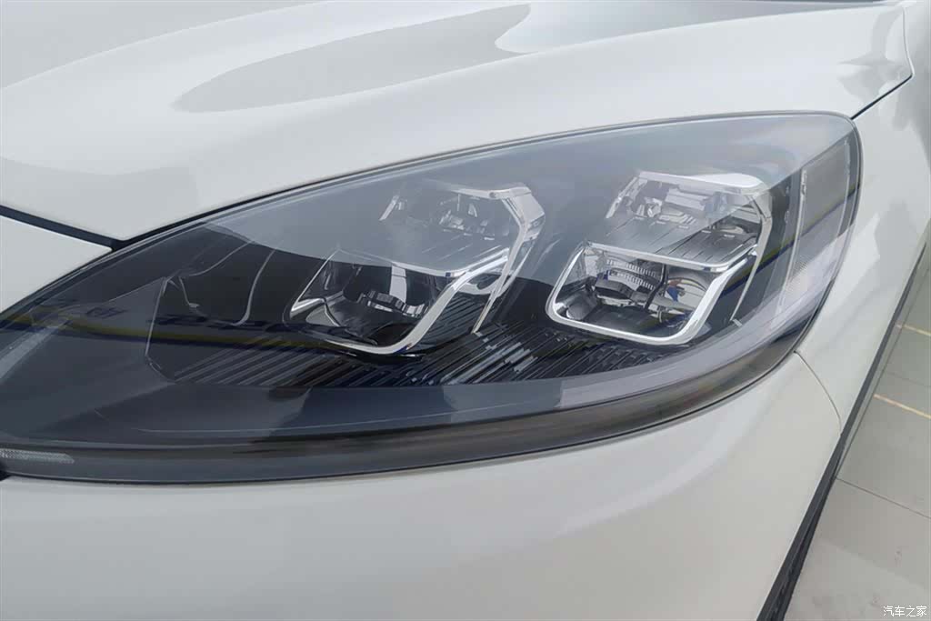 Ford Escape, 2023 все фото