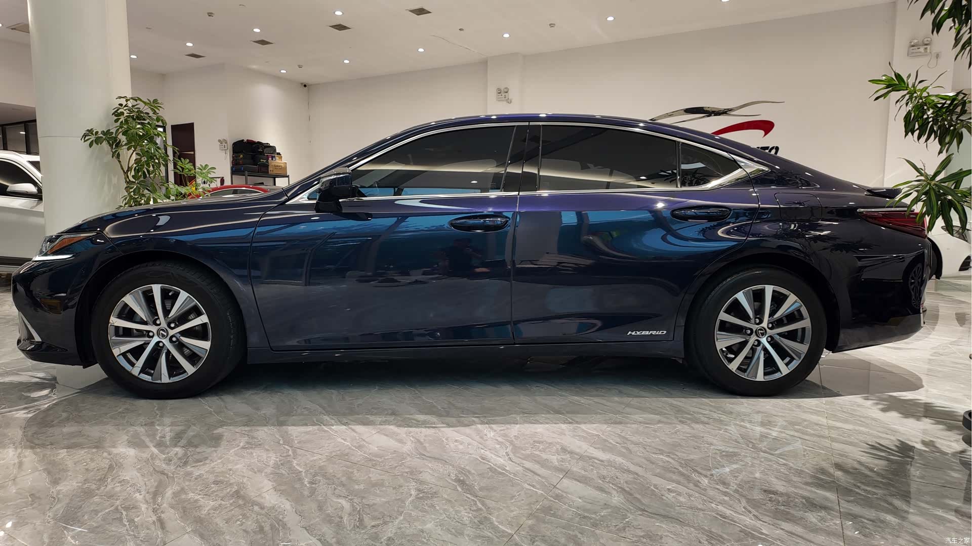 Lexus ES, 2020 3