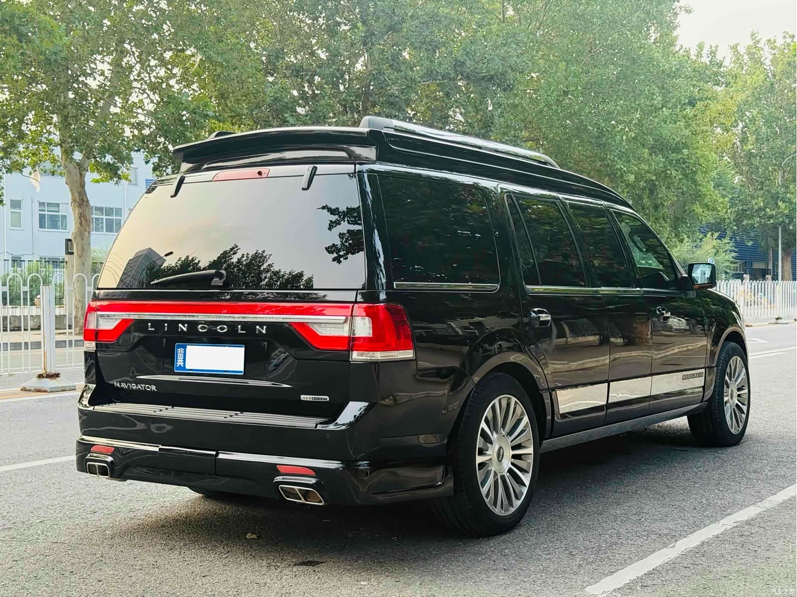 Lincoln Navigator, 2017 31