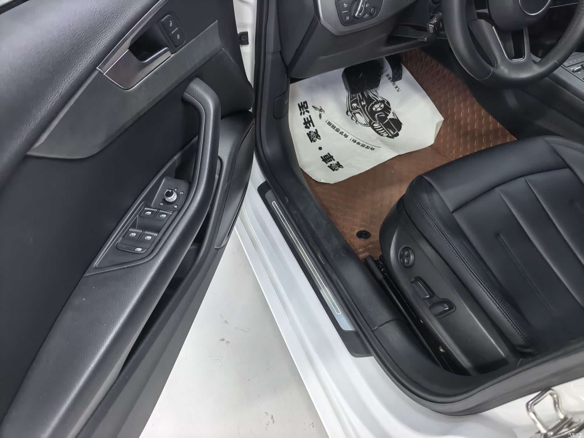 Audi A4L, 2019 все фото
