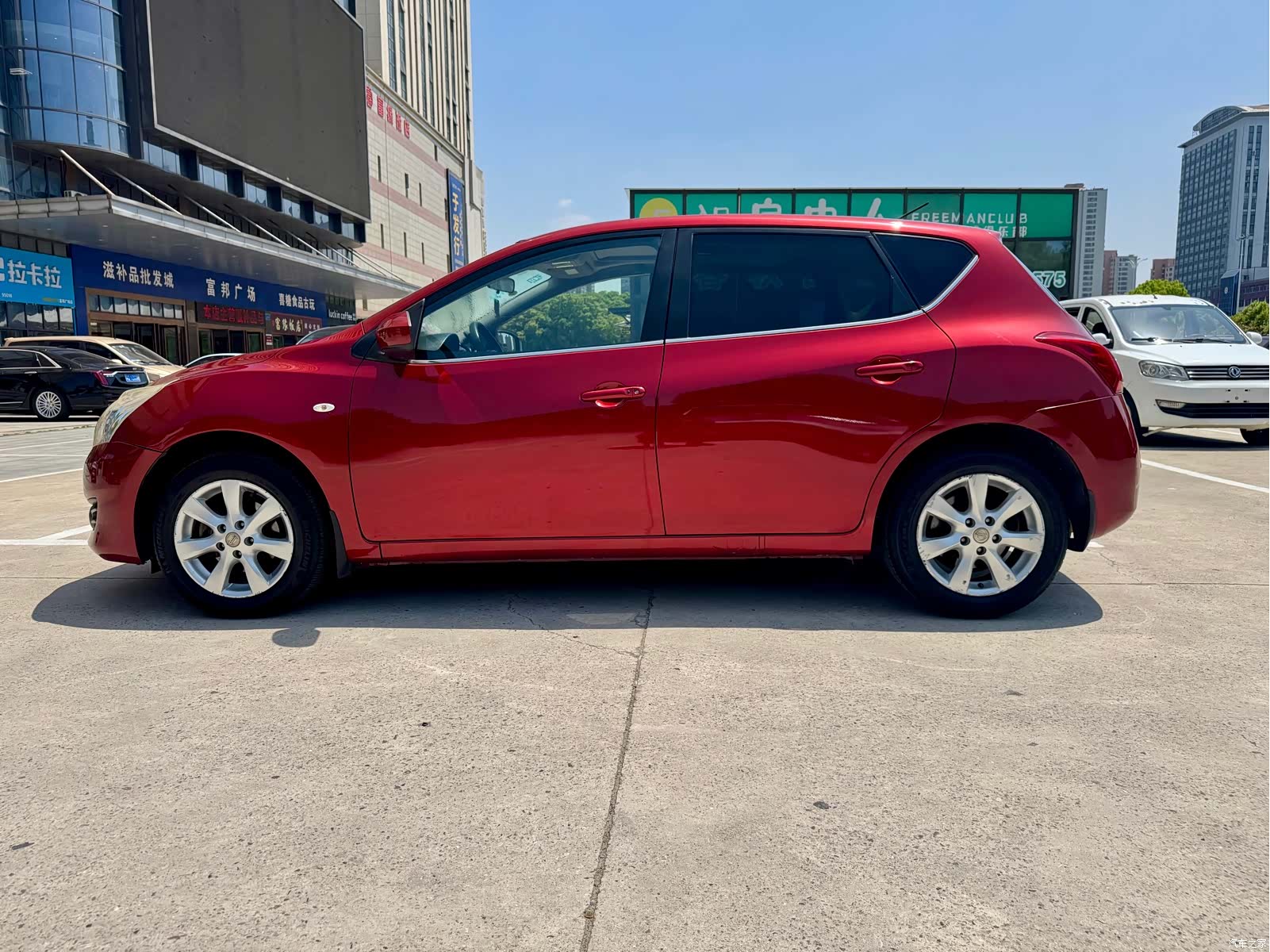 Nissan Tiida, 2012 7