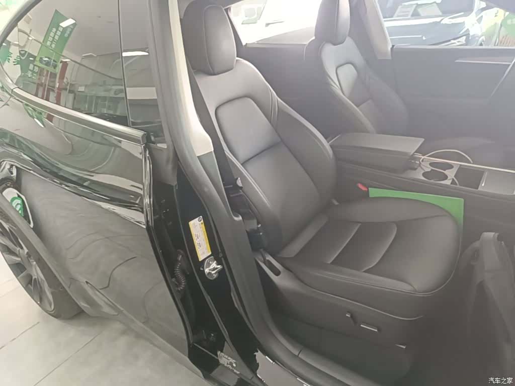 Tesla Model Y, 2023 25