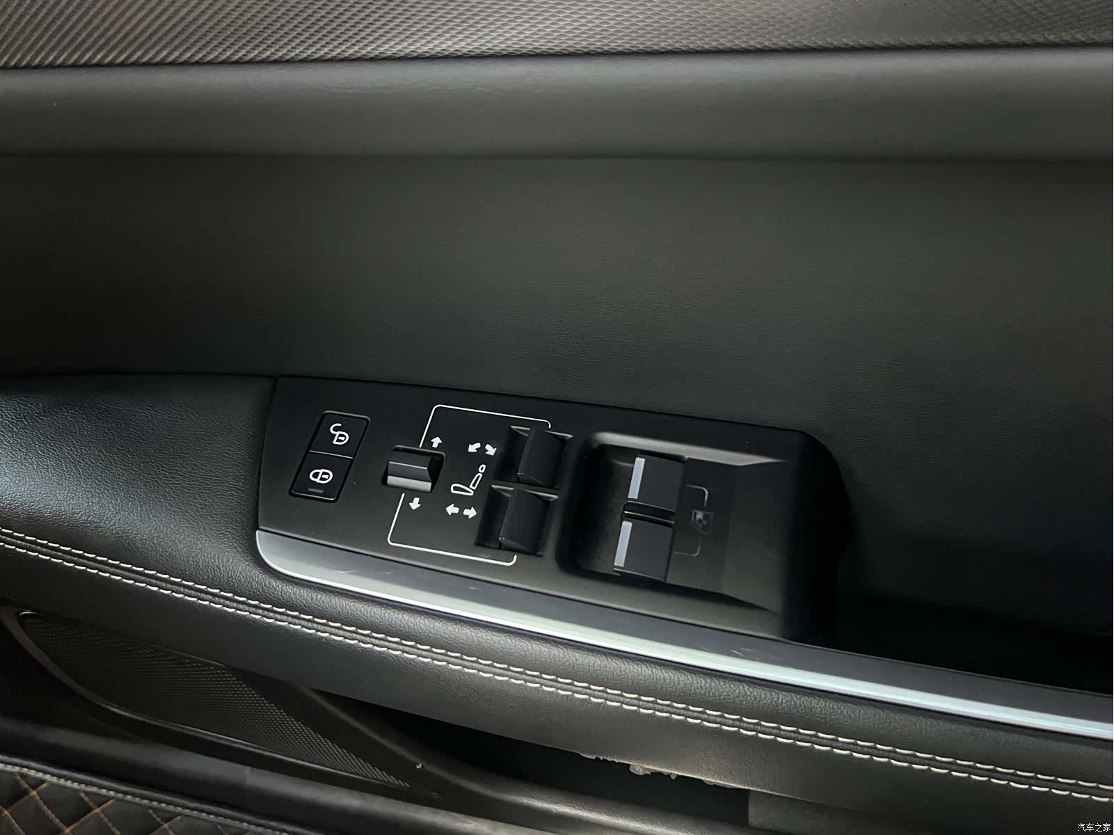 Land Rover XEL, 2020 27