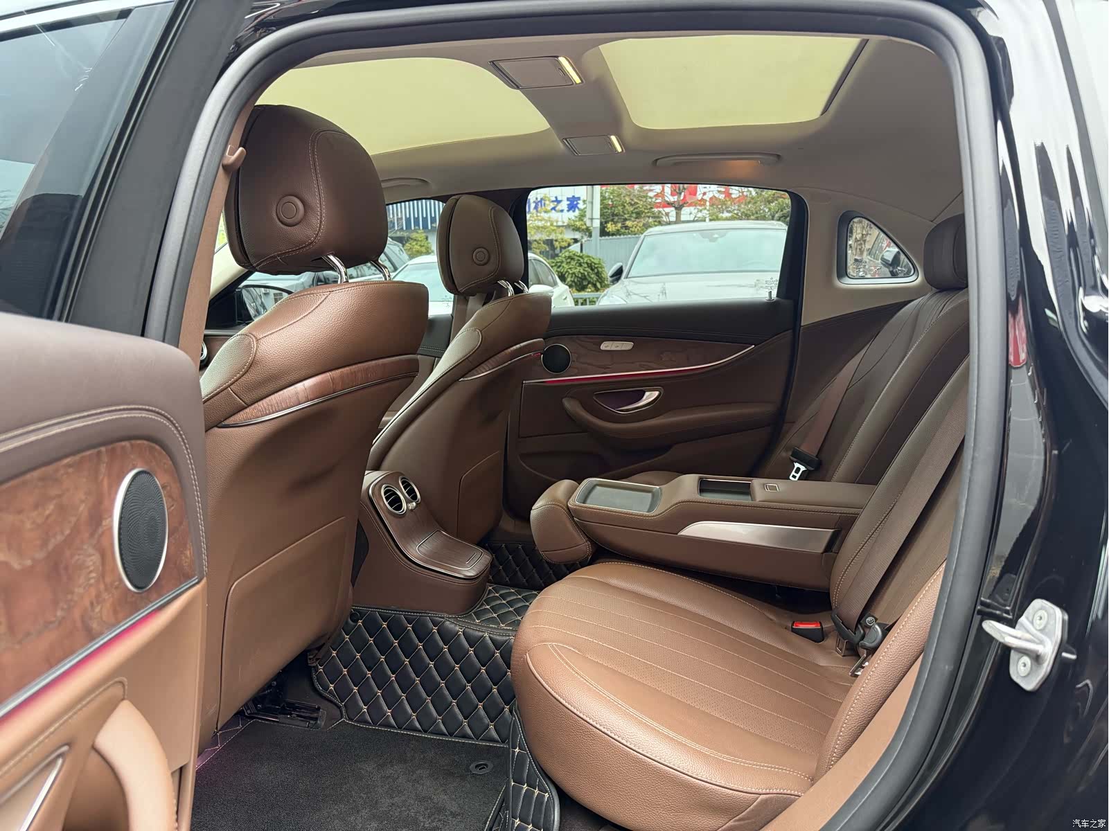 Mercedes-Benz E-Class, 2022 6