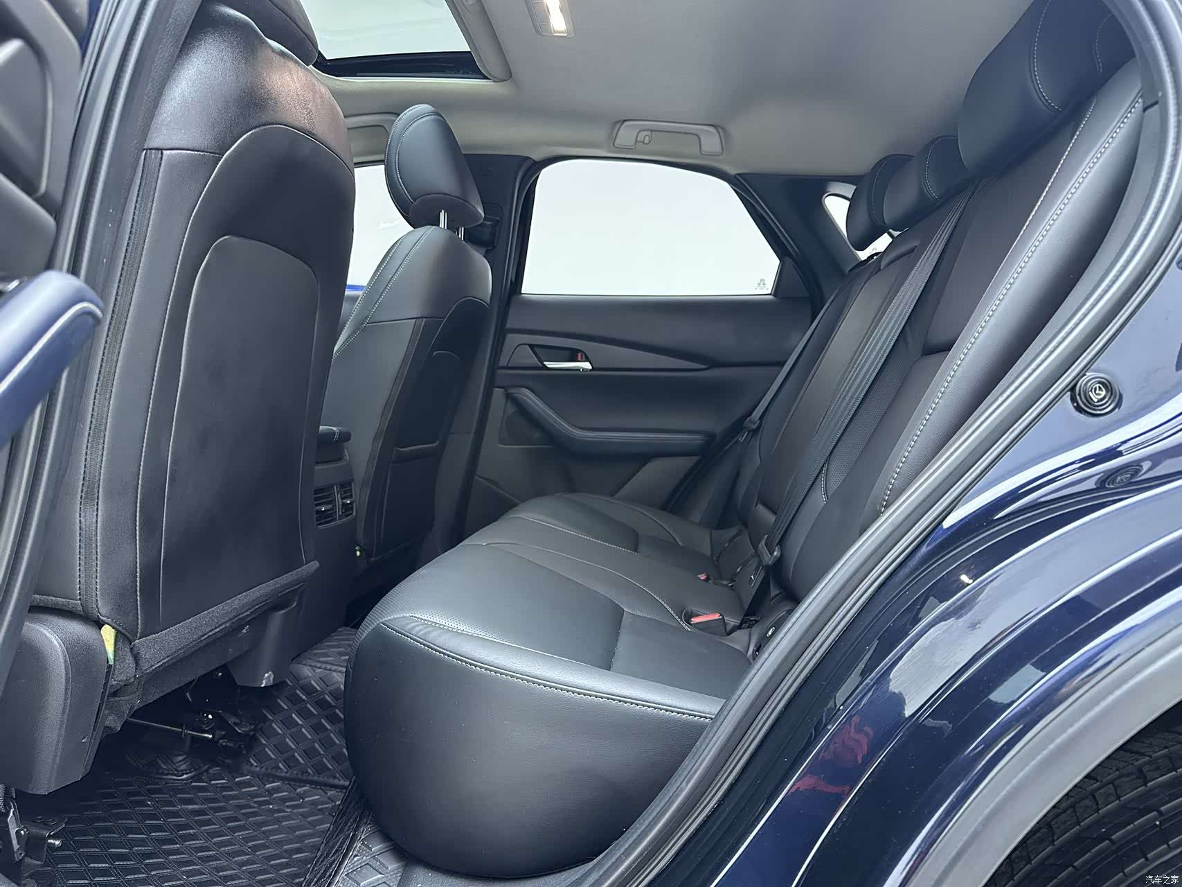 Mazda CX-30, 2022 9