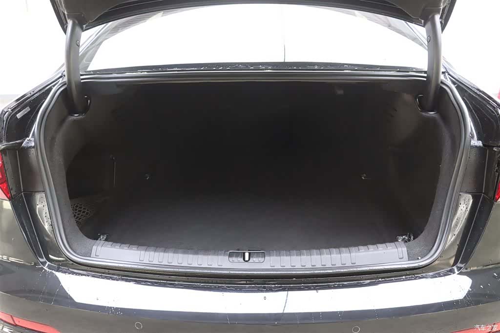 Audi A6L, 2020 32