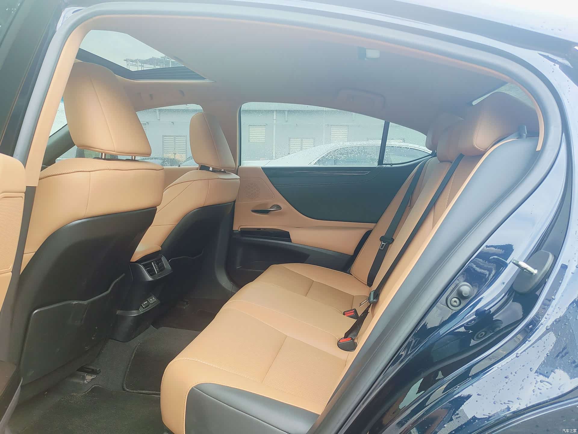 Lexus ES, 2024 11