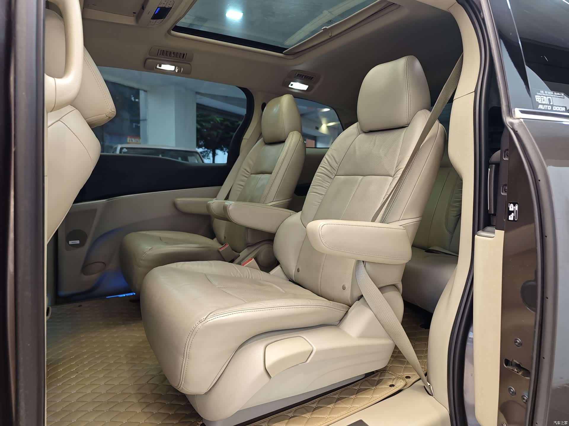Buick GL8, 2015 24