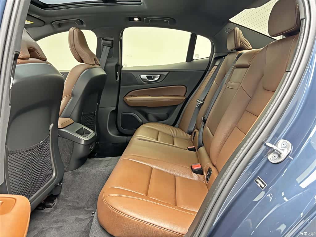 Volvo S60, 2023 16