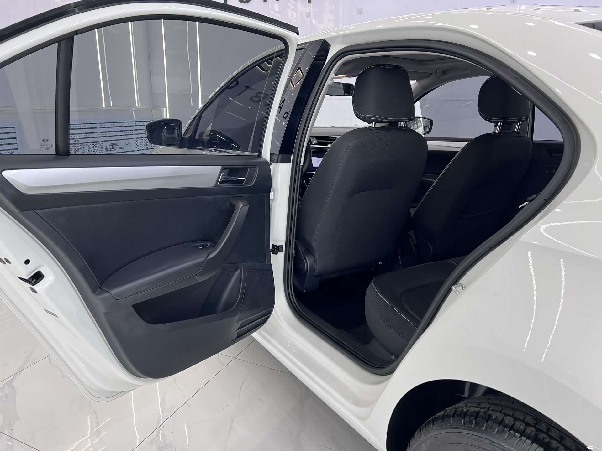 Skoda Rapid, 2022 9